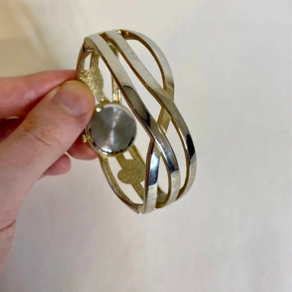 Retro Embassy Hinged Heart Watch‎